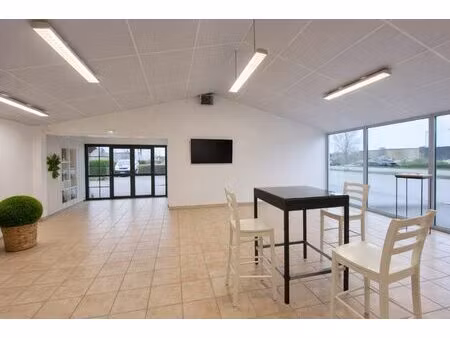 elven - local d'activité de 290 m² avec visibilité 4 voies