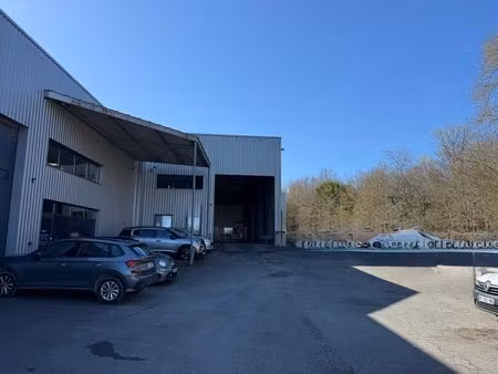 location local d'activités 1 127 m²