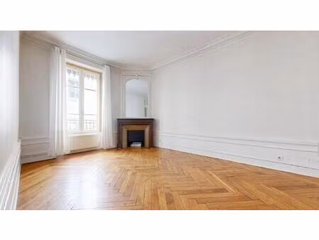magnifique appartement t3 de 78 m² - rue basse combalot - lyon