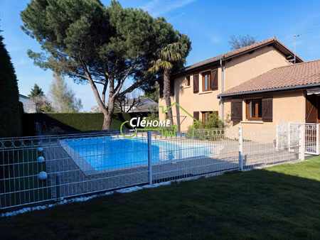 villa t5 avec piscine  au calme