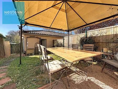 maison 4 pièces de 80 m² avec garage et extérieur au centre villefranche de lauragais