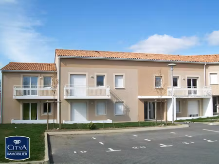 location appartement 3 pièces à pouzauges (85700) : à louer 3 pièces / 55m² pouzauges