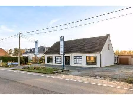 ruim kantoor   instapklaar en uitstekend gelegen met park...