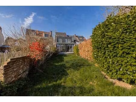 maison familiale lumineuse avec 4 chambres et terrasse