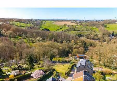 belle parcelle à bâtir de 713 m²