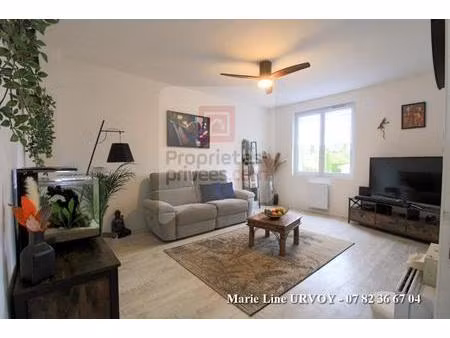 13550 noves - appartement t3 de 67.65m² - grand garage