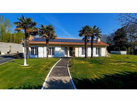 a vendre- ensemble immobilier rare avec 3 maisons et étang privé- 5700m2 - la chapelle ach