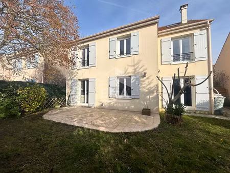 maison individuelle de 8 pieces a vendre a plaisir centre ville