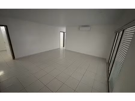 location maison  86 m² t-4 à remire-montjoly  1 754 €