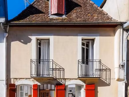 charmante maison de ville restaurée de 4 pièces