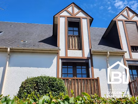 location appartement 2 pièces à courseulles-sur-mer (14470) : à louer 2 pièces / 32m² cour