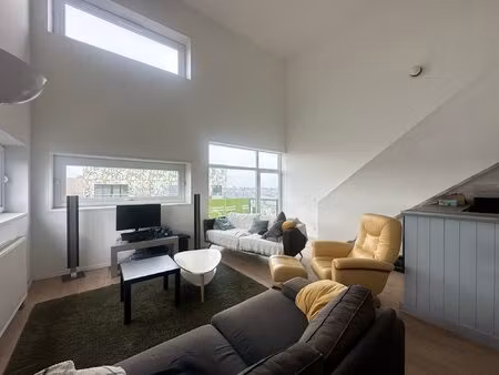 magnifique appartement t5 avec séjour cathédrale et stationnem