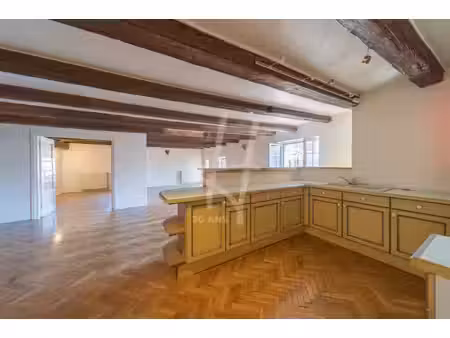 spacieux appartement de 122 m² dans immeuble bourgeois