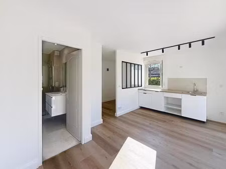 studio entièrement rénové – monticello – terrasse & parking