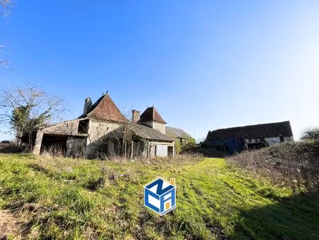 ensemble de batiments à restaurer sur 3 hectares de terrain