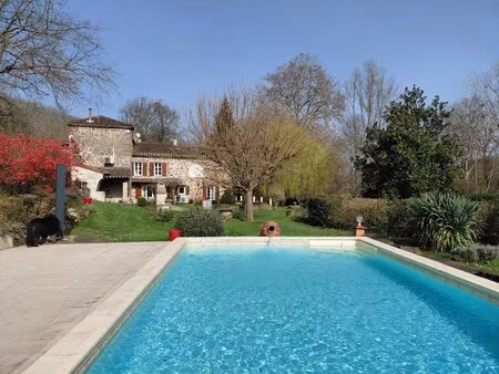 propriété à vendre proche cordes-sur-ciel – ancien moulin rénové avec piscine et terrain d