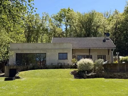 retraite au bord de la rivière avec vues imprenables