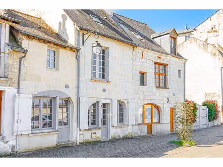charmante maison en tuffeau à pied du centre de saumur