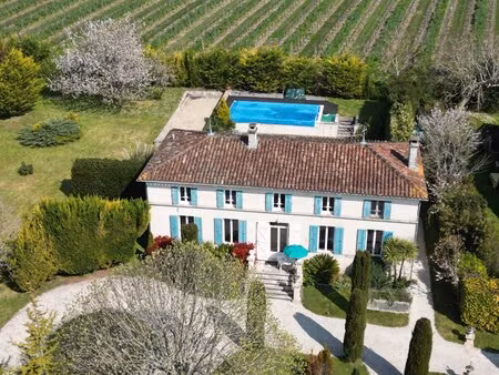 belle maison avec 2 maisons d'amis et piscine