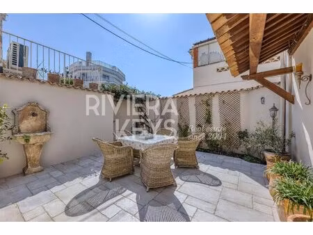 mandelieu-la-napoule : duplex proche mer et commerces  avec bel espace extérieur