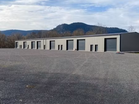 à louer bureau 1 500 m² – 2 250 € |saint-dié-des-vosges