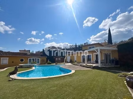 villa d'exception à saint-saturnin-lès-avignon