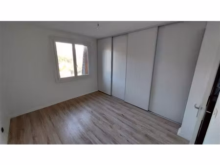 grand t3 avec stationnement