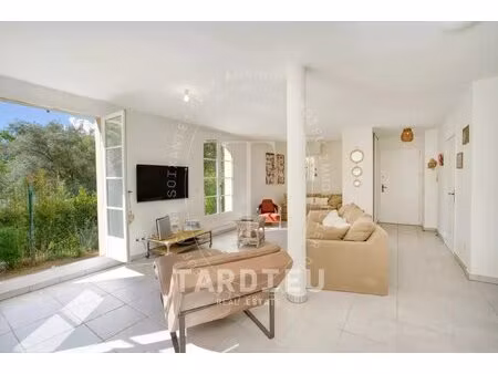 grimaud : appartement lumineux  résidence moderne