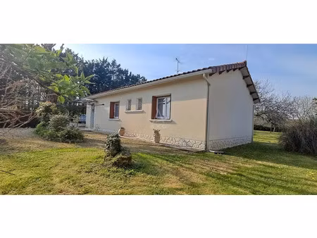 vente maison 4 pièces 74 m² à chazelles (16380)  166 400 €