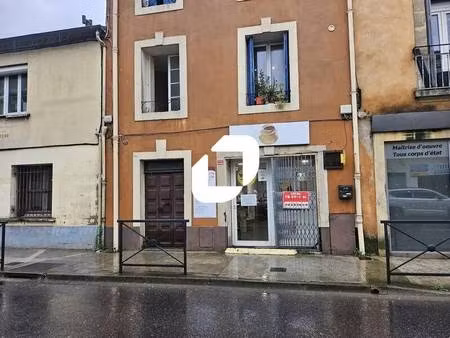 location commerce 46 m²