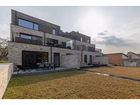 gelijkvloers  93m²  terras  tuin  garage  toplocatie