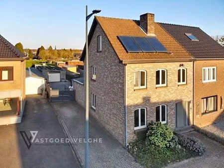 ud83cudf3f goed onderhouden woning met 4 slaapkamers  grote garagebox/werkplaats & energie