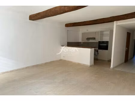 location appartement 3 pièces 52m² salernes 83690