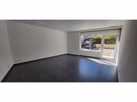 location local professionnel 29m² le beausset 83330