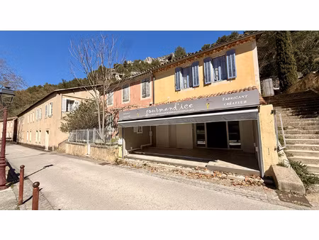 location local commercial 65m² fontaine de vaucluse 84800