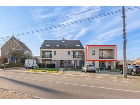 lichtrijk 2-slaapkamerappartement met 2 terrassen + autostaanplaats in zepperen (sint-trui