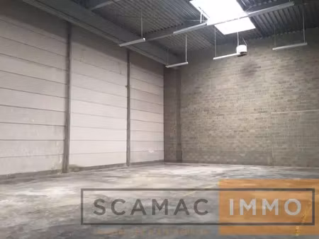 location entrepôt 4 202 m²