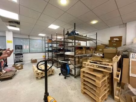 location entrepôt 245 m²