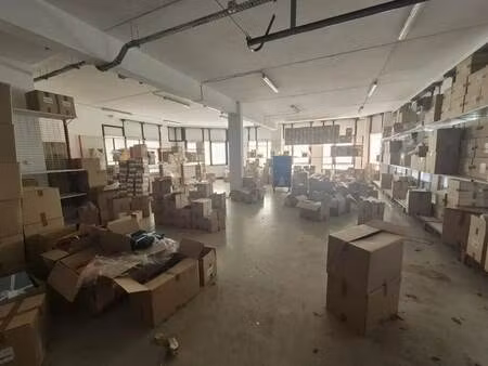 location entrepôt 325 m²