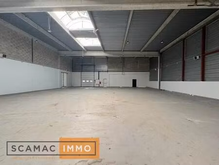 location entrepôt 1 400 m²