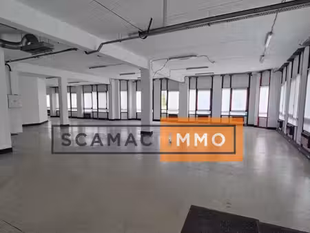location entrepôt 147m² à 325m²