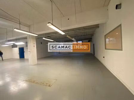 location local d'activités 591 m²