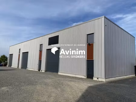 vente entrepôt 161 m² à 483 m²