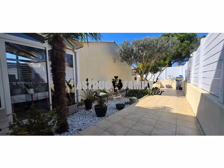 vente maison 4 pièces 100m2 aigues-mortes 30220 - 379000 € - surface privée