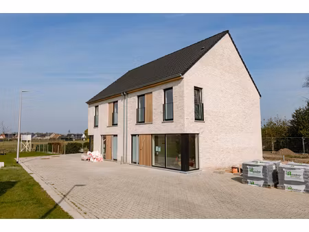 huis te koop in torhout met 4 slaapkamers