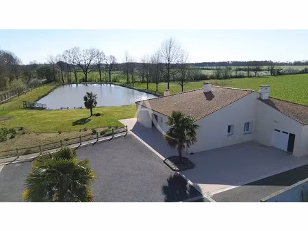 vente maison 5 pièces 136 m² à la genetouze (85190)  400 000 €