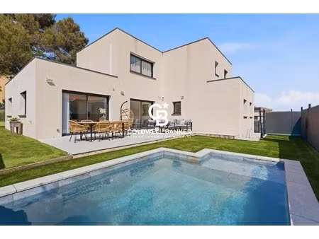 villa 6 pièces 192m2