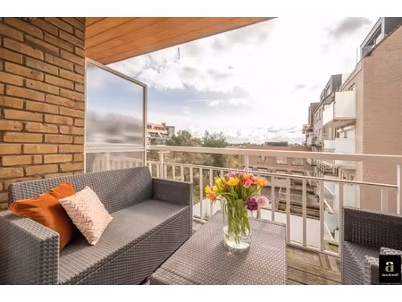 appartement te koop in knokke-heist met 2 slaapkamers