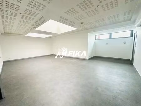 location bureaux 251 m²