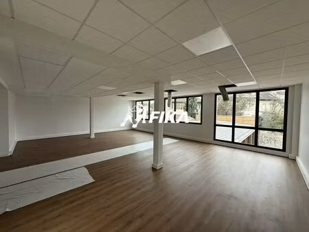 location bureaux 113 m² à 477 m²